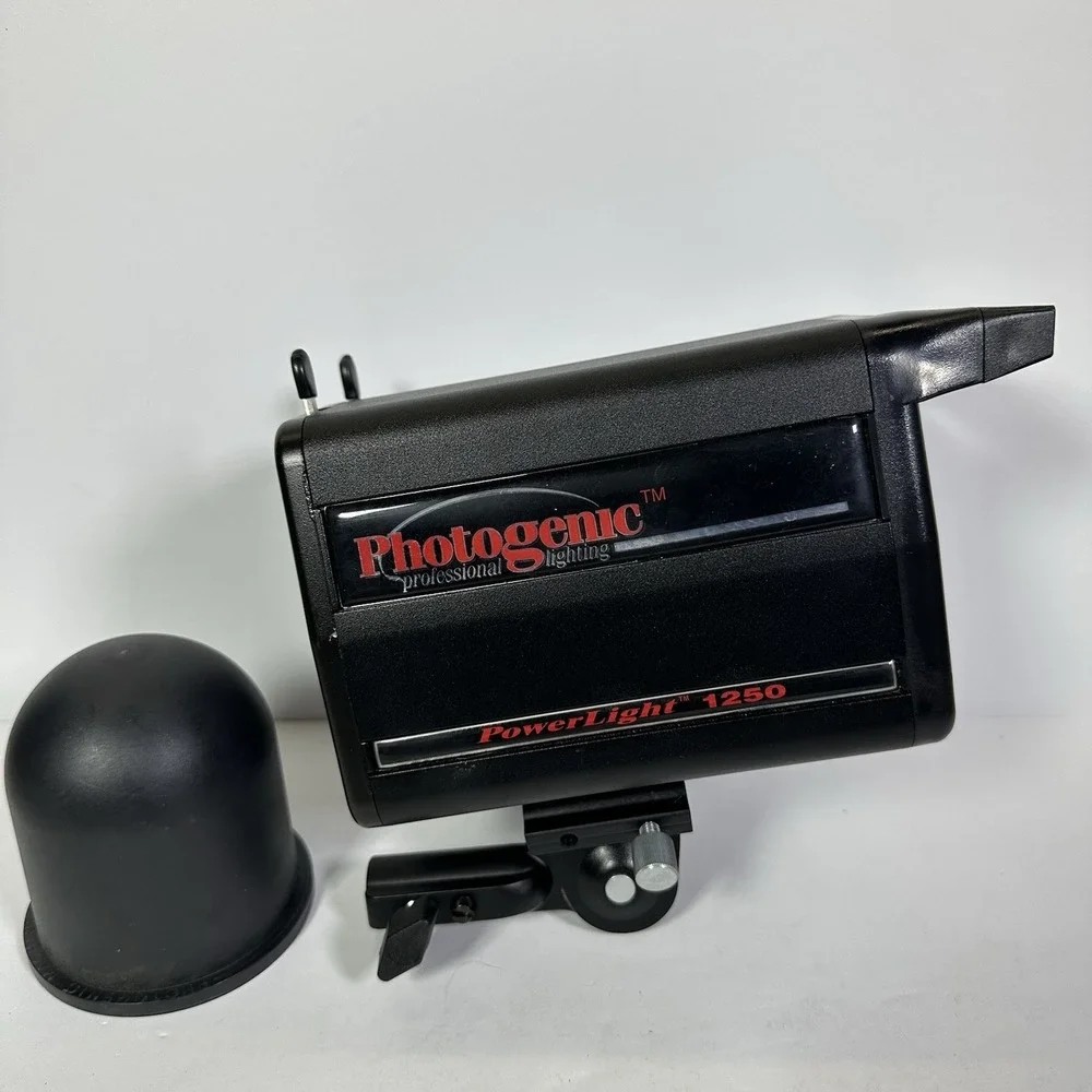 Photogenic Powerlight 1250 PL1250DROM Professional Flash No Bulb No Power Cable
